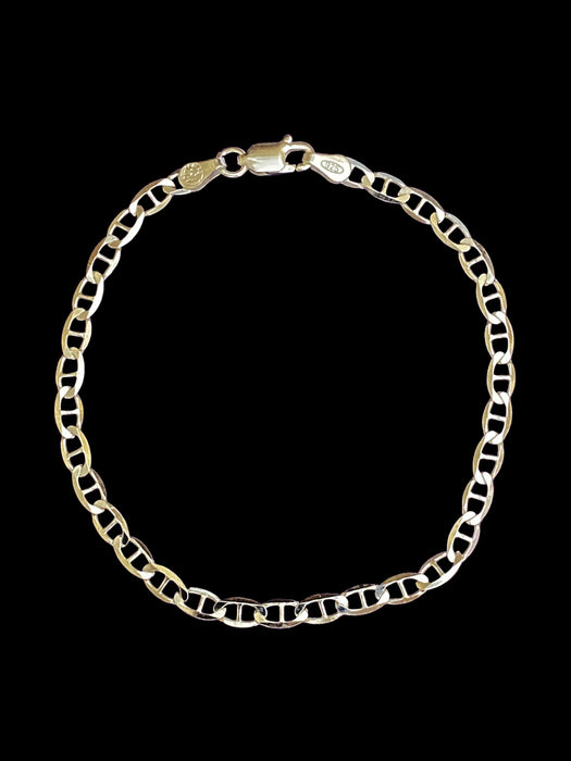 This sterling silver Figaro chain bracelet has strong interlocking links and a lobster clasp.  7" long, 3mm width.  Made in Italy.  Stack it up with another bracelet -->