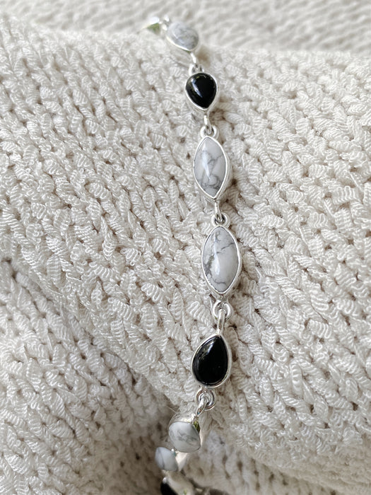 Howlite & Onyx Bracelet