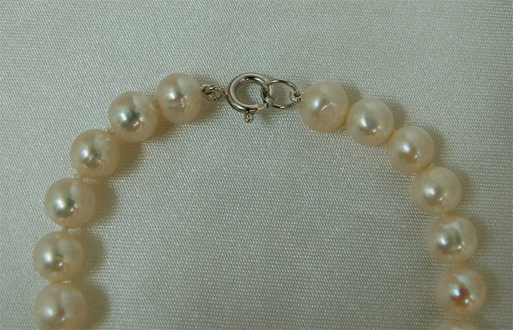 Freshwater Pearl and Amethyst Calming Crystal Bracelet